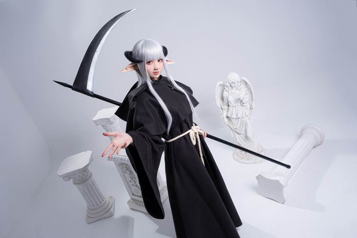 xgyw.top_动漫博主izumi泉桃子死神主题私房脱黑色长外套露皮质内衣配黑丝吊袜诱惑写真65P