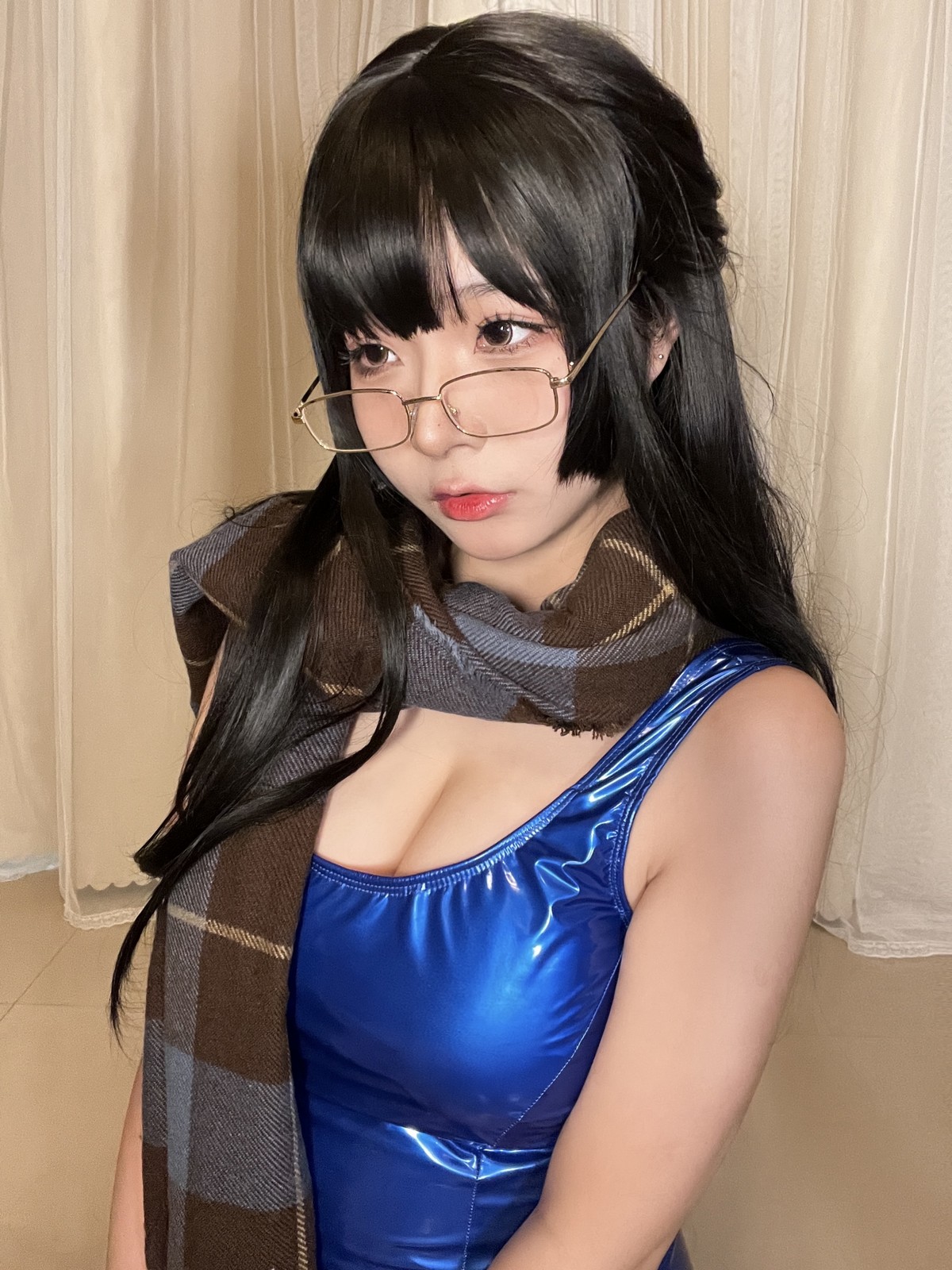 xgyw.top_网络美女yuuhui玉汇游泳部学姐主题性感深V皮质连体泳装秀完美身材诱惑写真30P