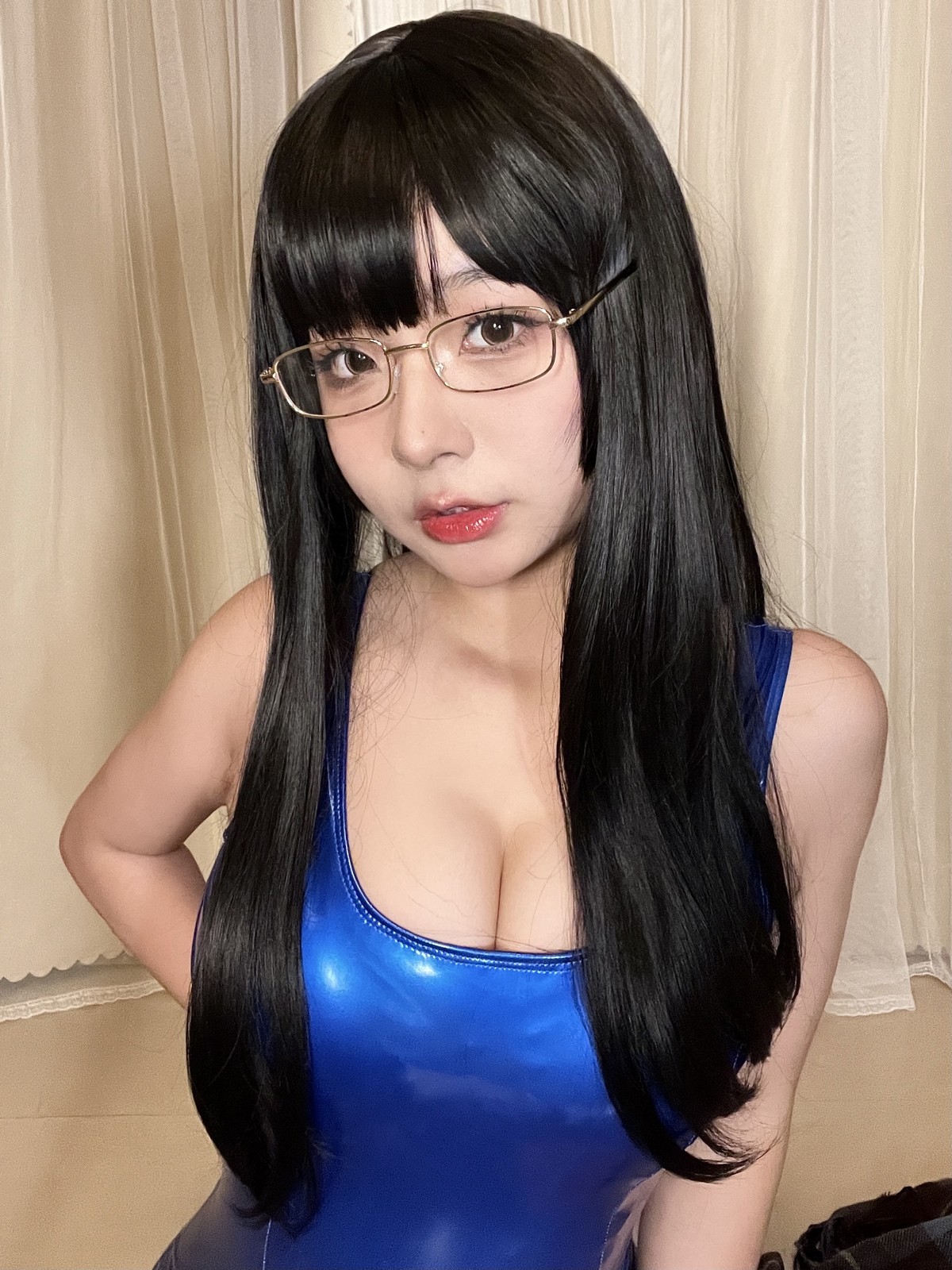 xgyw.top_网络美女yuuhui玉汇游泳部学姐主题性感深V皮质连体泳装秀完美身材诱惑写真30P