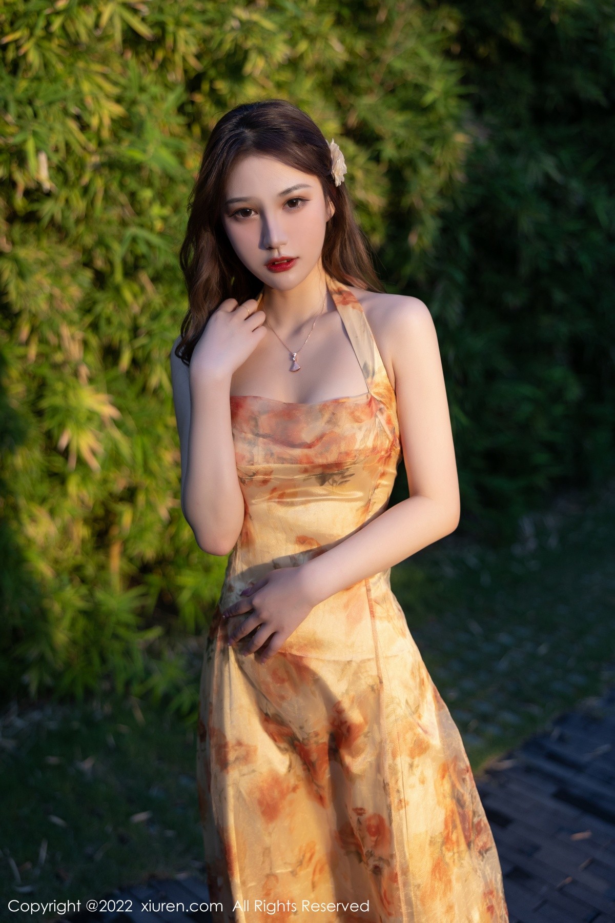 xgyw.top_XiuRen第4782期_模特张欣欣深圳旅拍户外花长裙加室内轻透连体衣完美诱惑写真83P