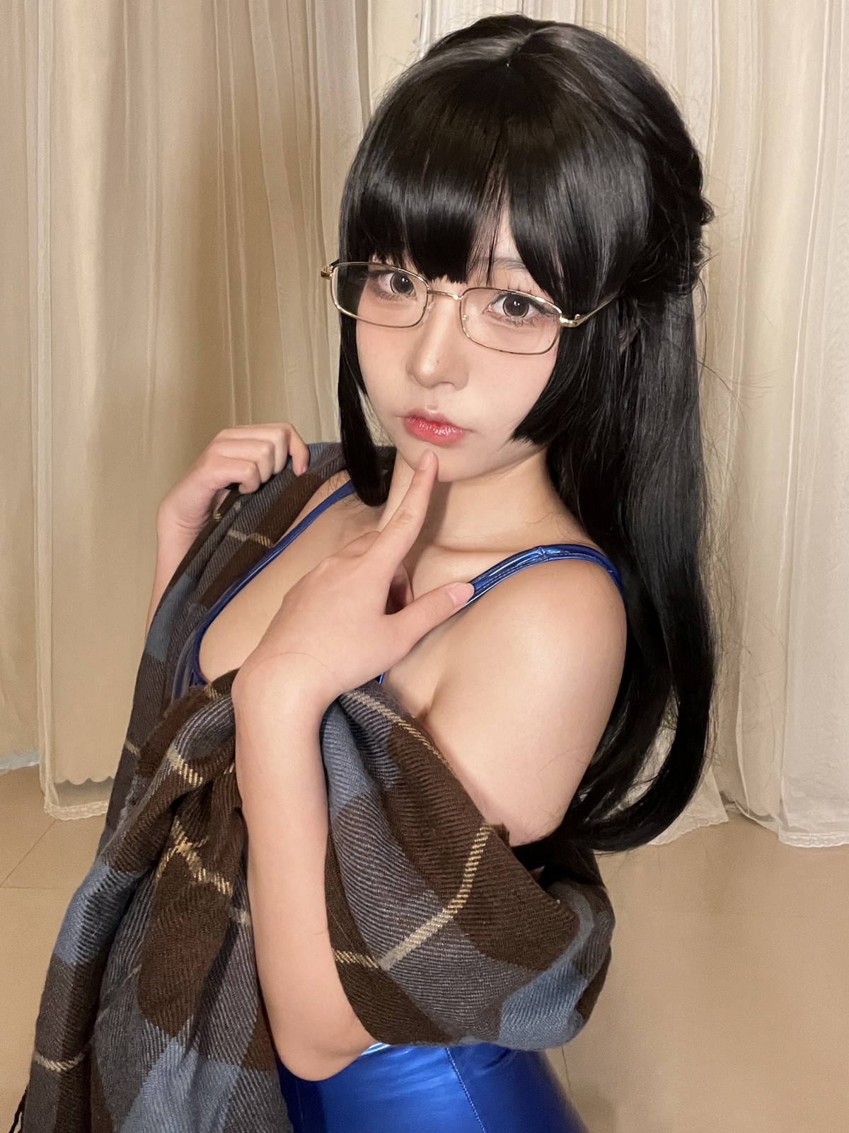 xgyw.top_网络美女yuuhui玉汇游泳部学姐主题性感深V皮质连体泳装秀完美身材诱惑写真30P