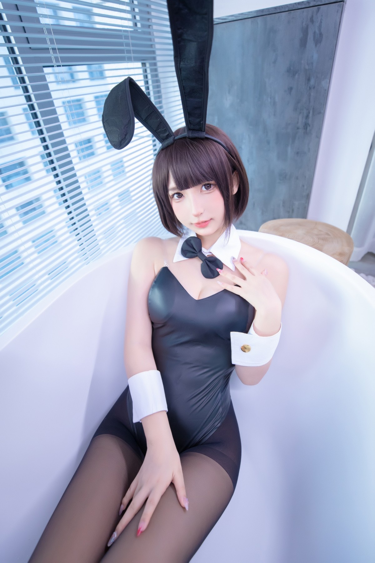 xgyw.top_萝莉美女神楽坂真冬兔女郎与钢管主题低胸连体衣配黑丝裤袜秀完美身材诱惑写真150P