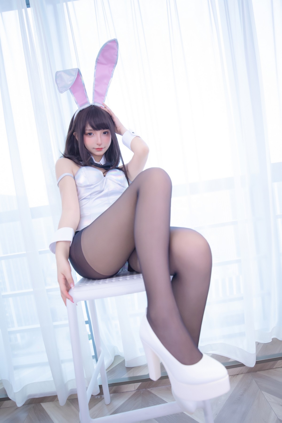 xgyw.top_萝莉美女神楽坂真冬兔女郎与钢管主题低胸连体衣配黑丝裤袜秀完美身材诱惑写真150P
