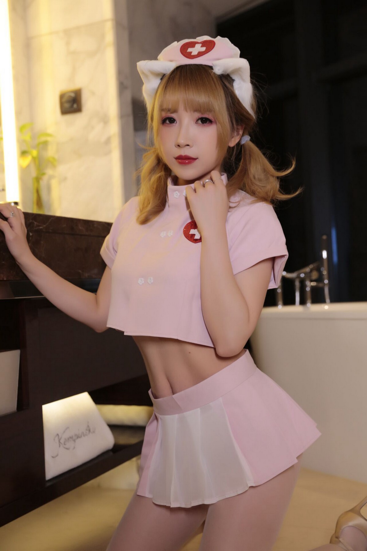 xgyw.top_斗鱼主播小女巫露娜蜜桃乌龙茶主题私房性感粉色护士装配超薄肉丝撩人诱惑写真61P