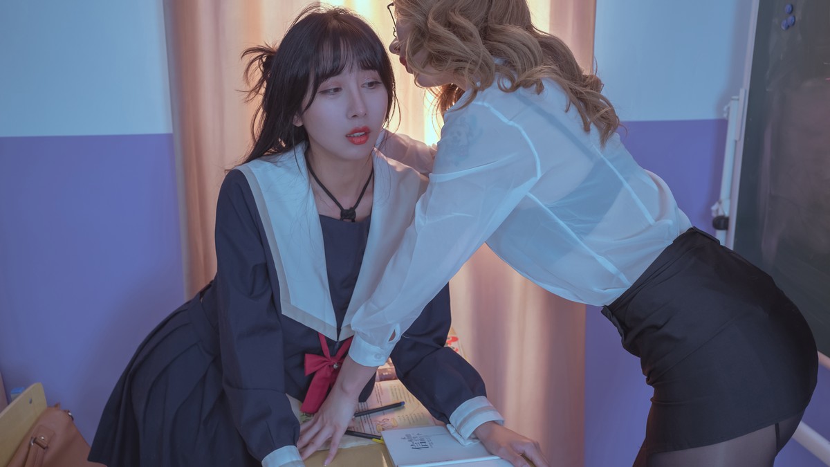 xgyw.top_Coser美女云溪溪双人教室主题教室里性感姐妹花情趣捆绑秀火辣身材诱惑写真60P