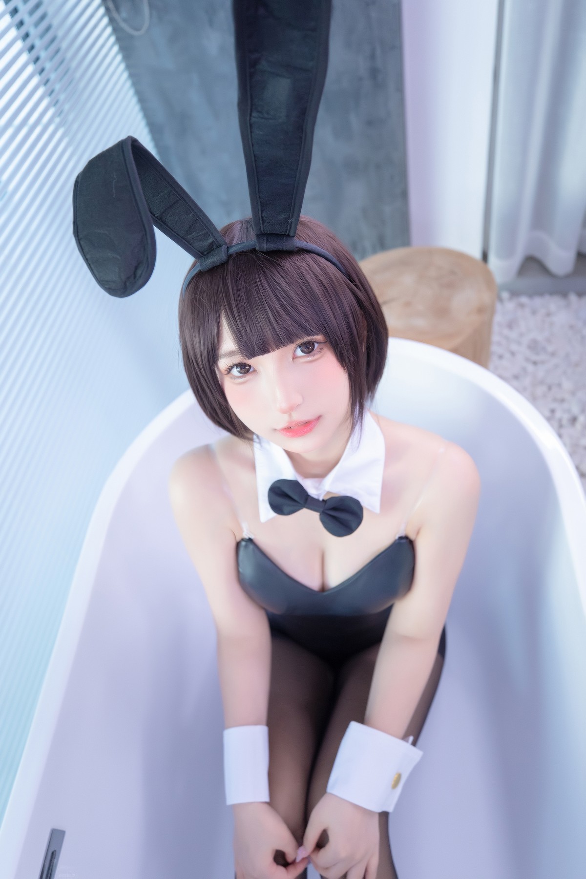 xgyw.top_萝莉美女神楽坂真冬兔女郎与钢管主题低胸连体衣配黑丝裤袜秀完美身材诱惑写真150P