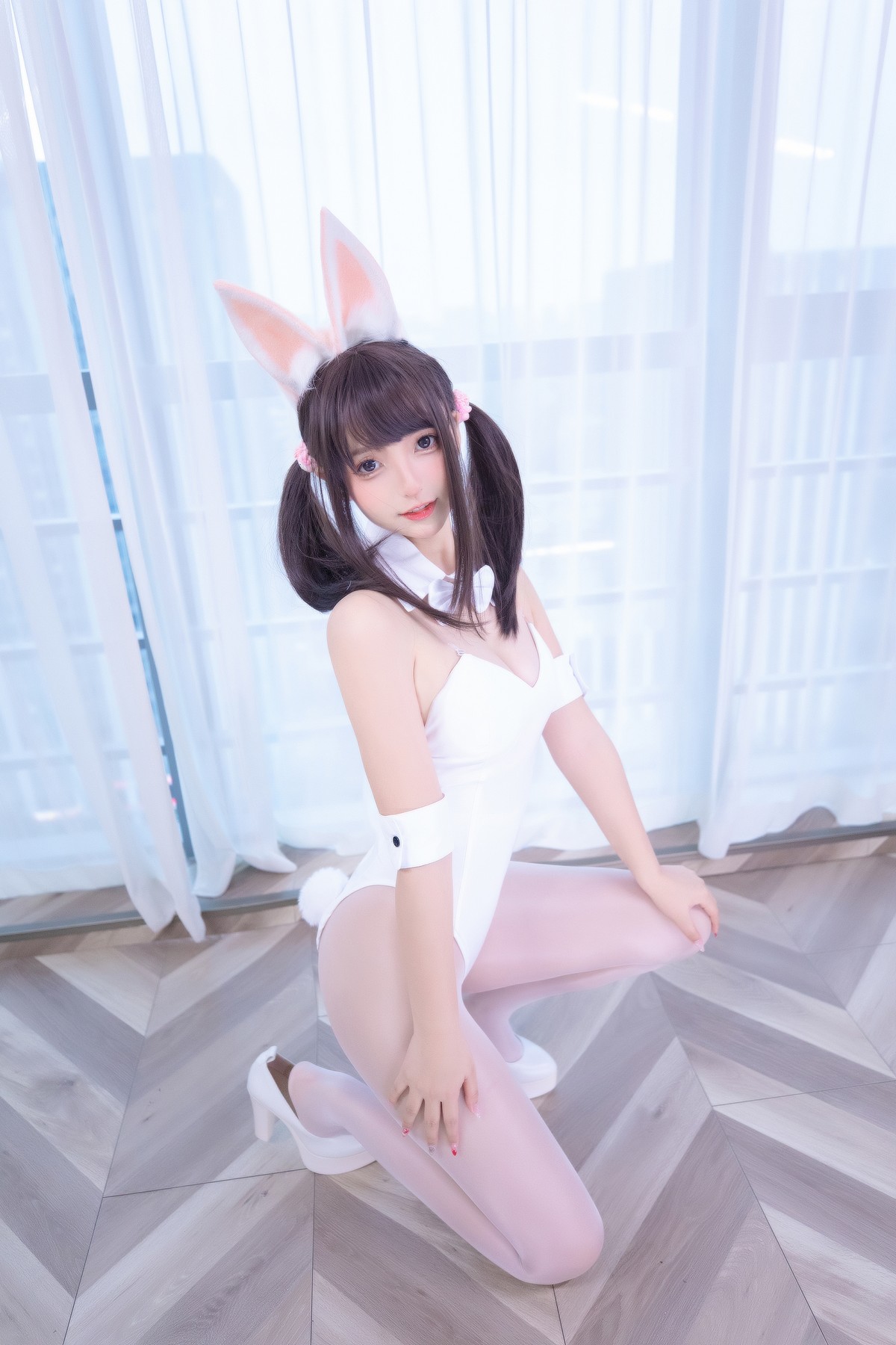 xgyw.top_萝莉美女神楽坂真冬兔女郎与钢管主题低胸连体衣配黑丝裤袜秀完美身材诱惑写真150P