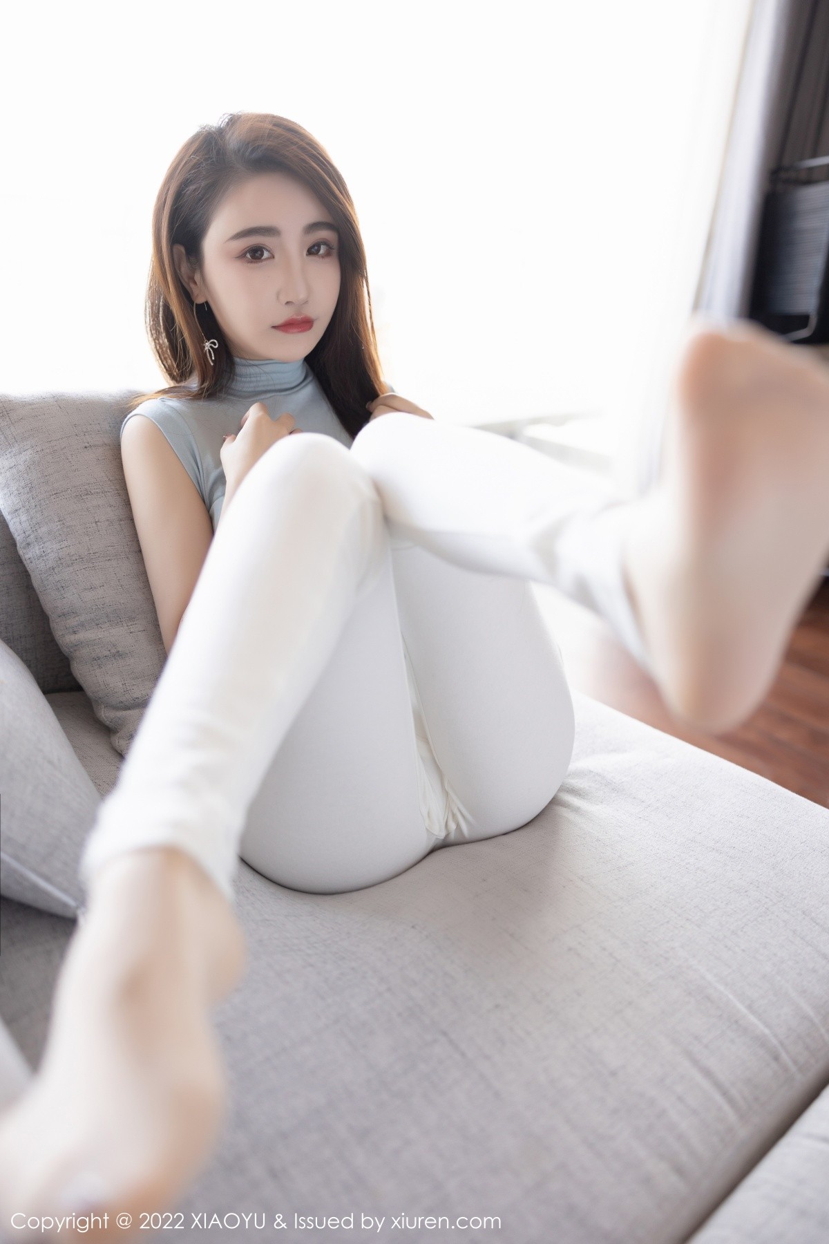 xgyw.top_[XiaoYu画语界]Vol.747_女神绯月樱-Cherry惠州旅拍蓝色上衣半脱露性感内衣诱惑写真65P
