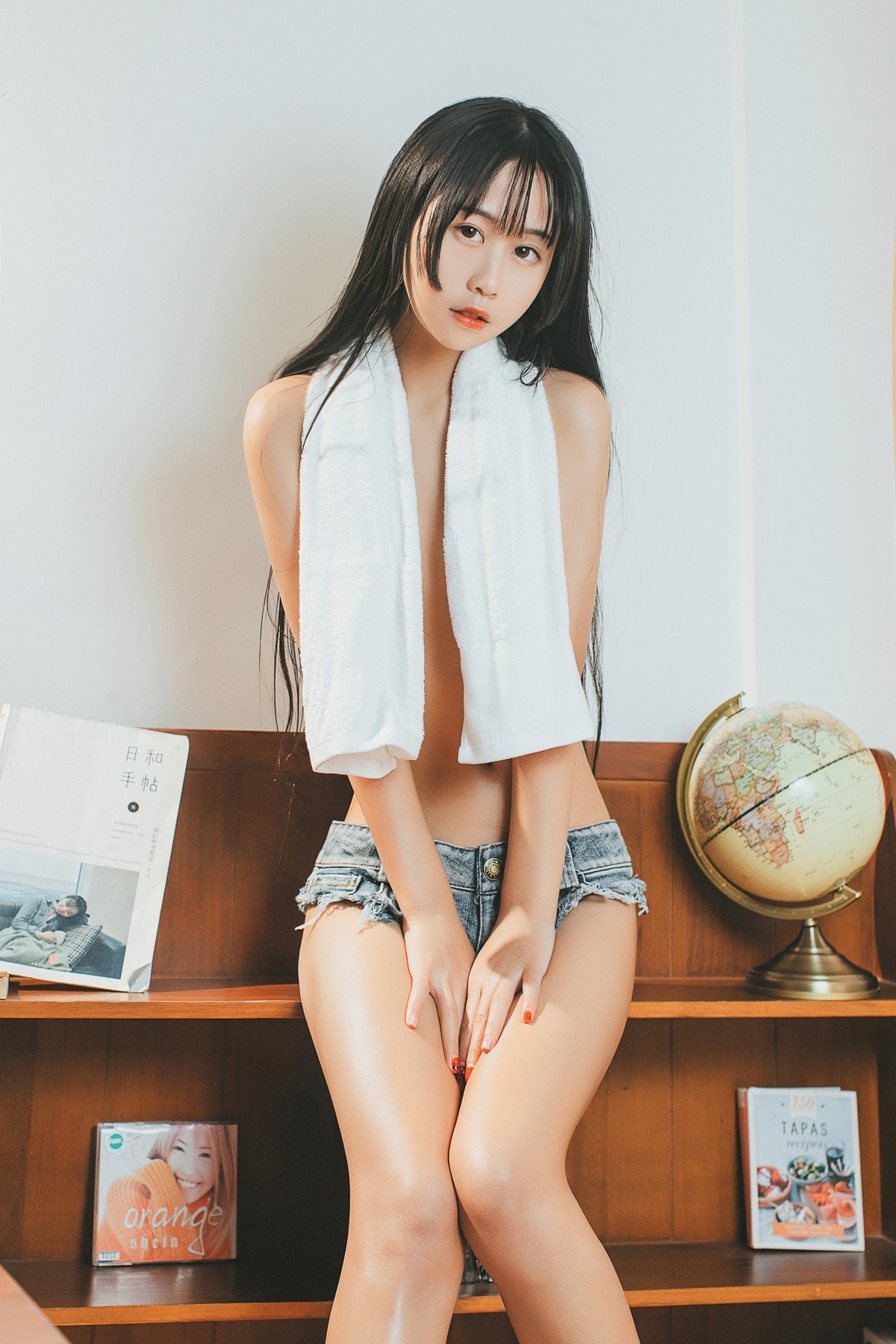 xgyw.top_阳光美少女萌芽儿o0少女午后主题私房性感白衬衣配齐逼牛仔短裤惹火诱惑写真40P