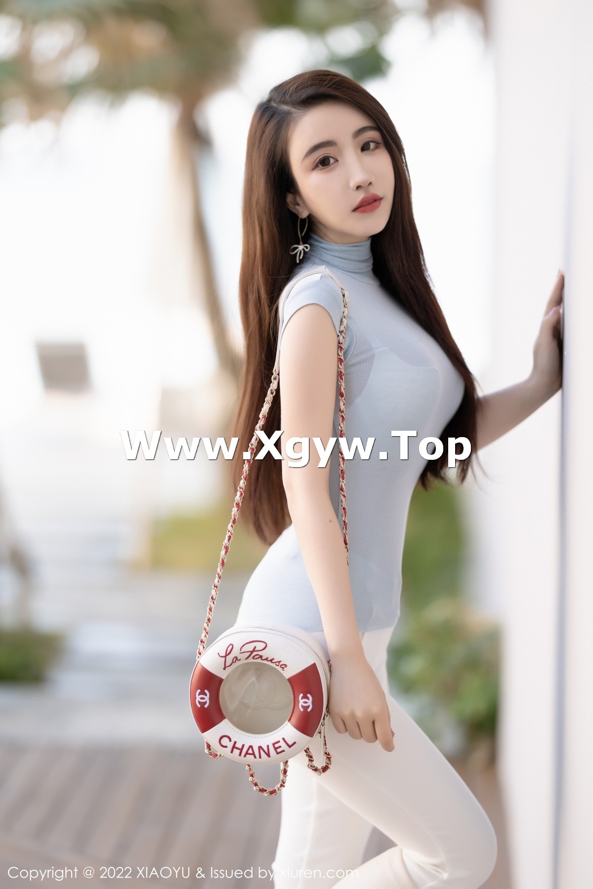 xgyw.top_[XiaoYu画语界]Vol.747_女神绯月樱-Cherry惠州旅拍蓝色上衣半脱露性感内衣诱惑写真65P
