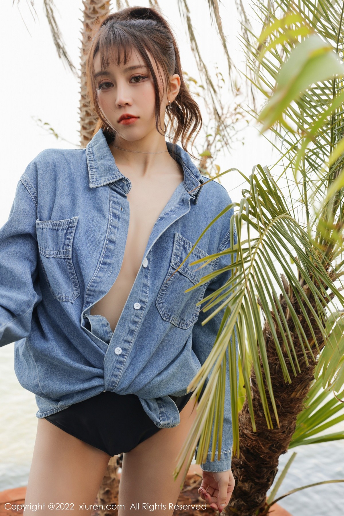 xgyw.top_XiuRen第4804期_模特tina_甜仔大理旅拍脱牛仔衣露黑色连体衣秀凹凸身材诱惑写真40P