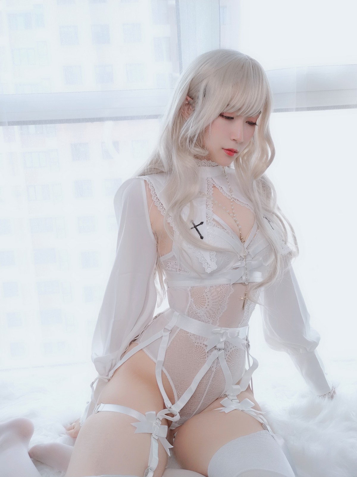xgyw.top_Coser小姐姐白银81纯白圣女主题私房纯白服饰配白丝吊袜秀完美身材诱惑写真56P