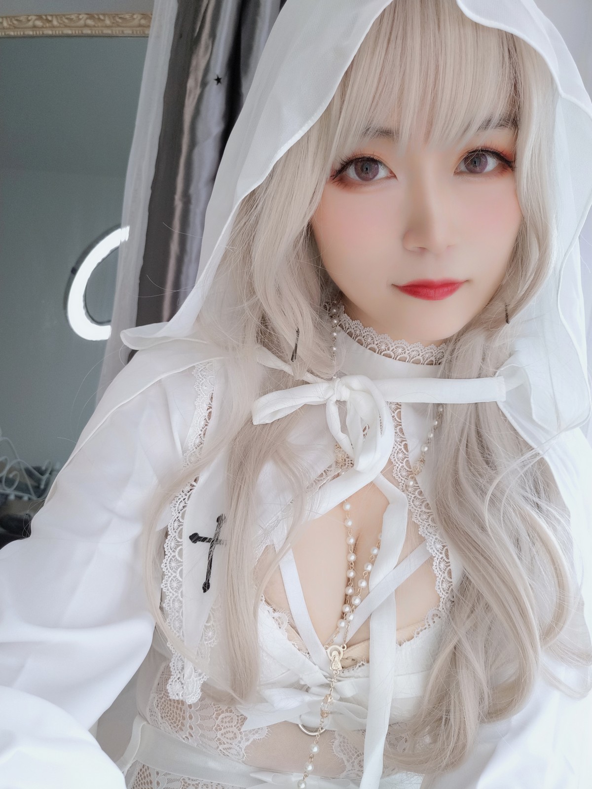 xgyw.top_Coser小姐姐白银81纯白圣女主题私房纯白服饰配白丝吊袜秀完美身材诱惑写真56P