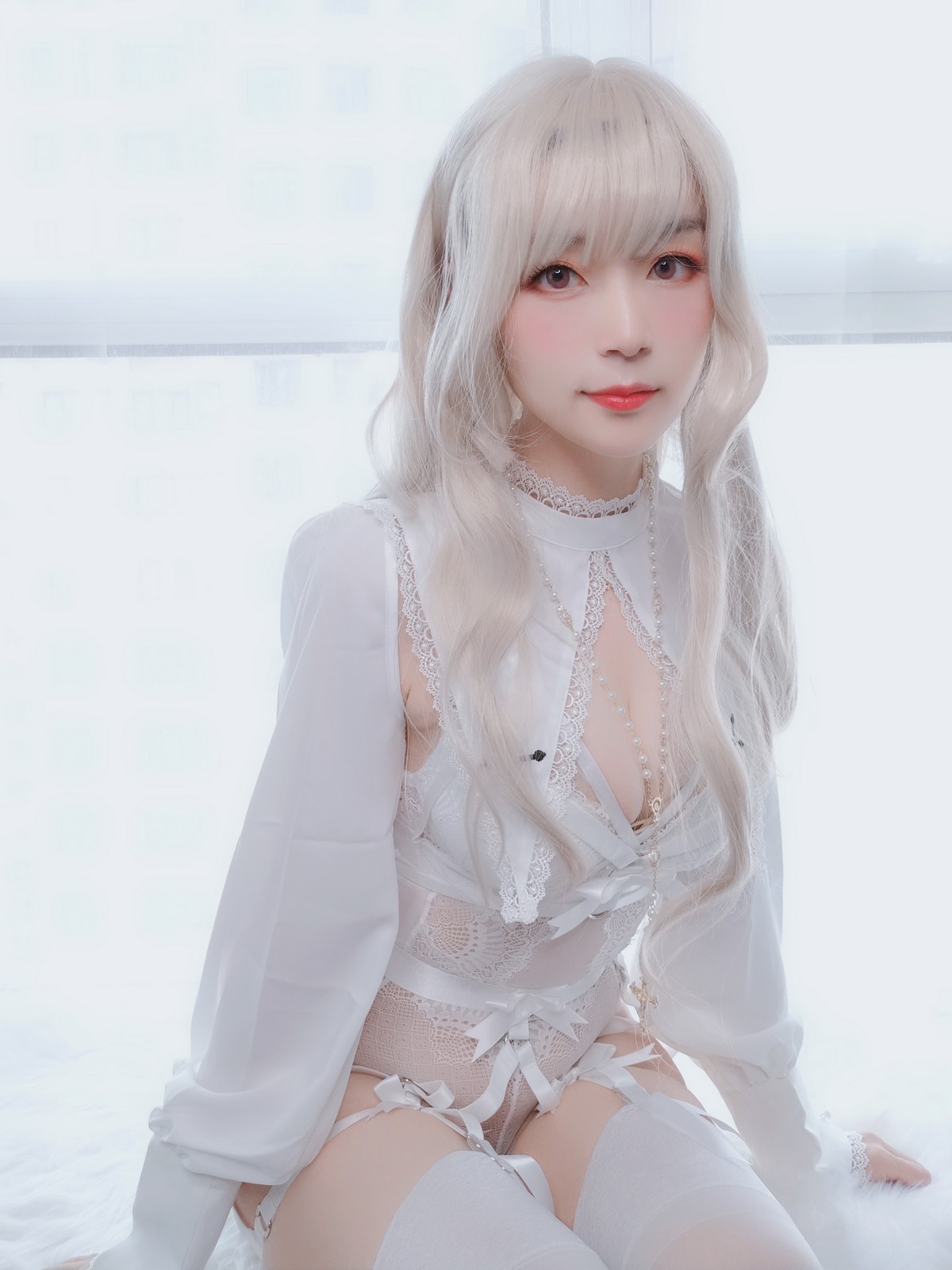 xgyw.top_Coser小姐姐白银81纯白圣女主题私房纯白服饰配白丝吊袜秀完美身材诱惑写真56P
