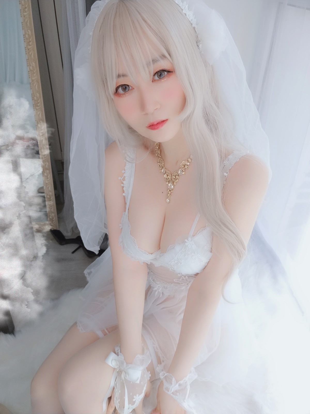 xgyw.top_Coser小姐姐白银81纯白花嫁主题私房性感白色薄纱配白丝袜露性感内衣诱惑写真161P