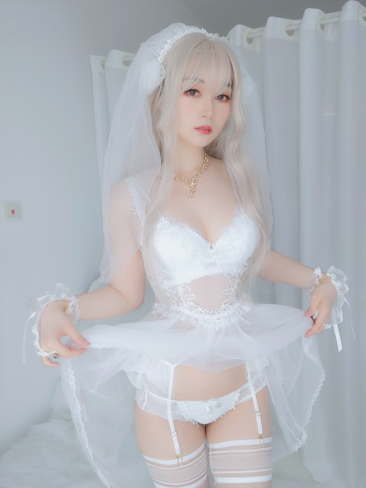 xgyw.top_Coser小姐姐白银81纯白花嫁主题私房性感白色薄纱配白丝袜露性感内衣诱惑写真161P