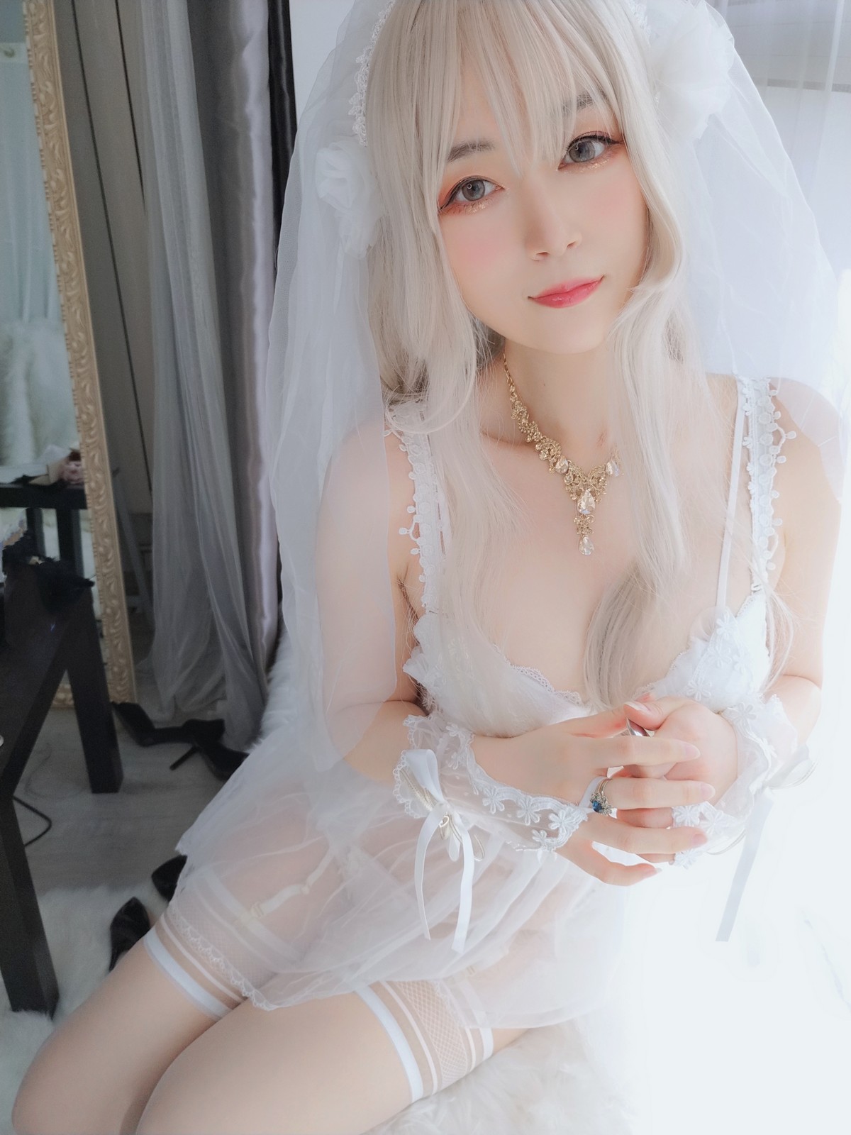 xgyw.top_Coser小姐姐白银81纯白花嫁主题私房性感白色薄纱配白丝袜露性感内衣诱惑写真161P