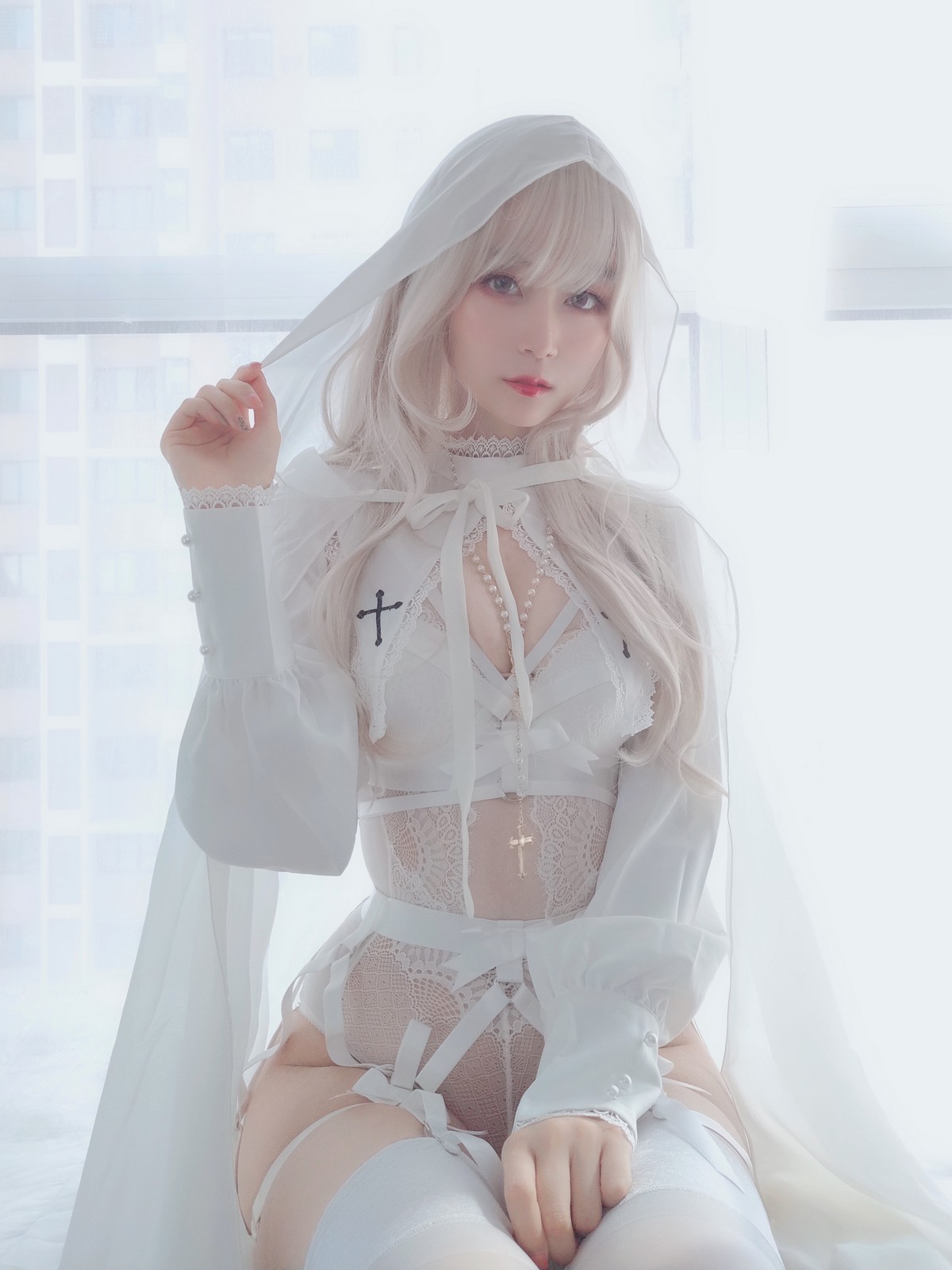 xgyw.top_Coser小姐姐白银81纯白圣女主题私房纯白服饰配白丝吊袜秀完美身材诱惑写真56P