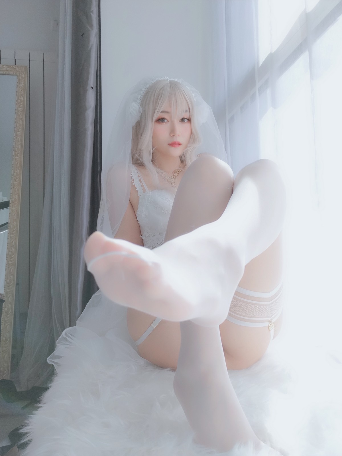 xgyw.top_Coser小姐姐白银81纯白花嫁主题私房性感白色薄纱配白丝袜露性感内衣诱惑写真161P