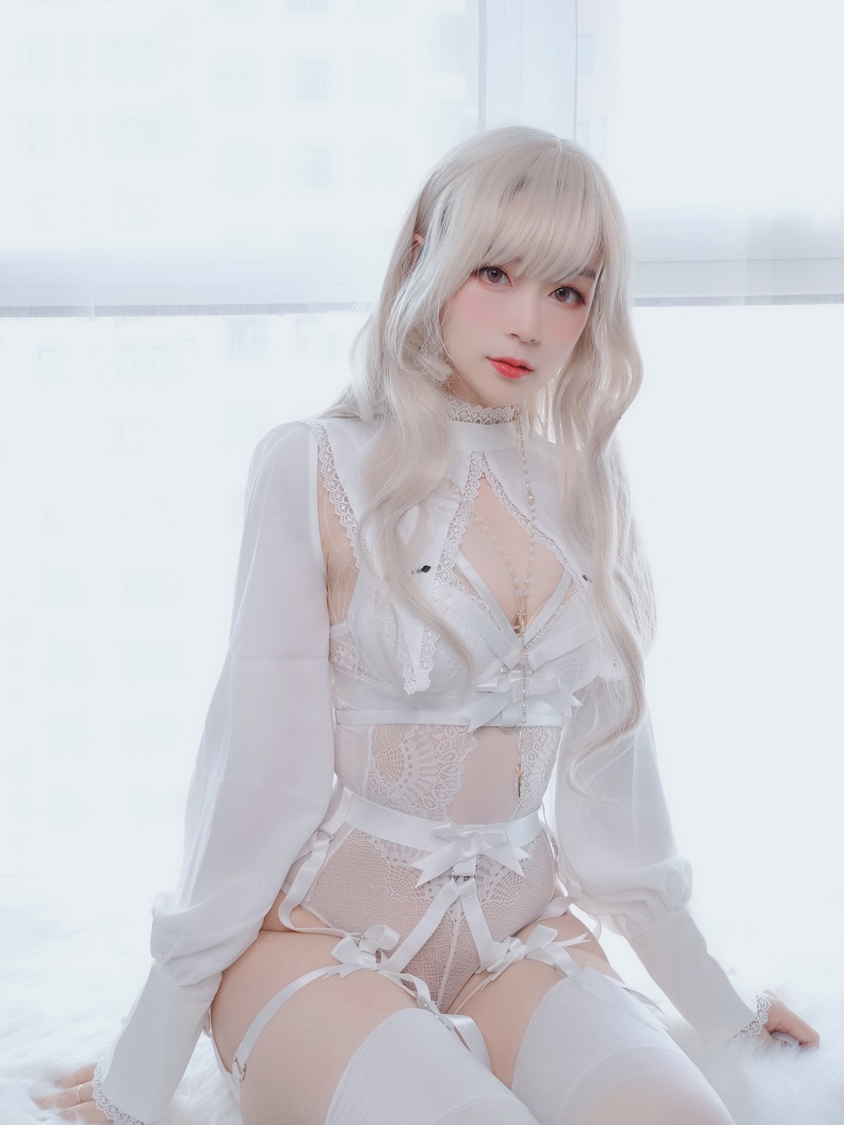 xgyw.top_Coser小姐姐白银81纯白圣女主题私房纯白服饰配白丝吊袜秀完美身材诱惑写真56P