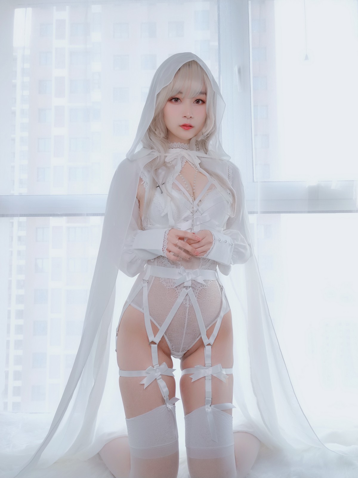xgyw.top_Coser小姐姐白银81纯白圣女主题私房纯白服饰配白丝吊袜秀完美身材诱惑写真56P