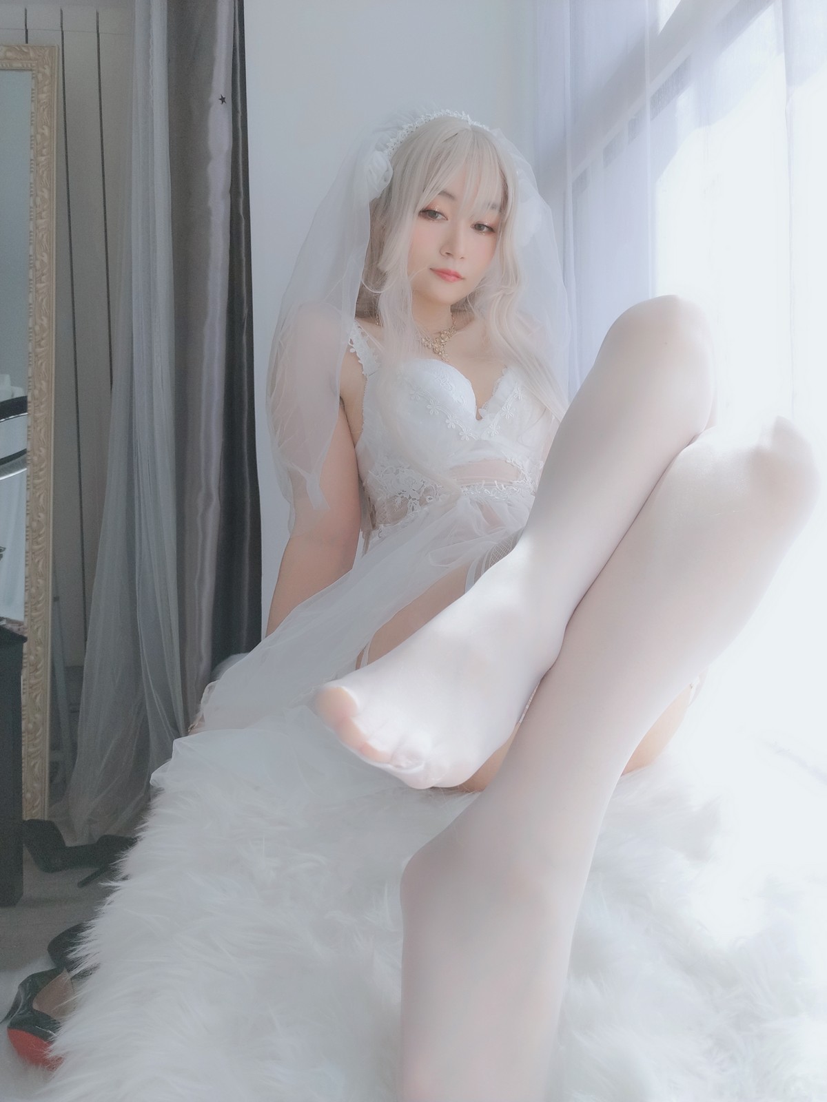 xgyw.top_Coser小姐姐白银81纯白花嫁主题私房性感白色薄纱配白丝袜露性感内衣诱惑写真161P