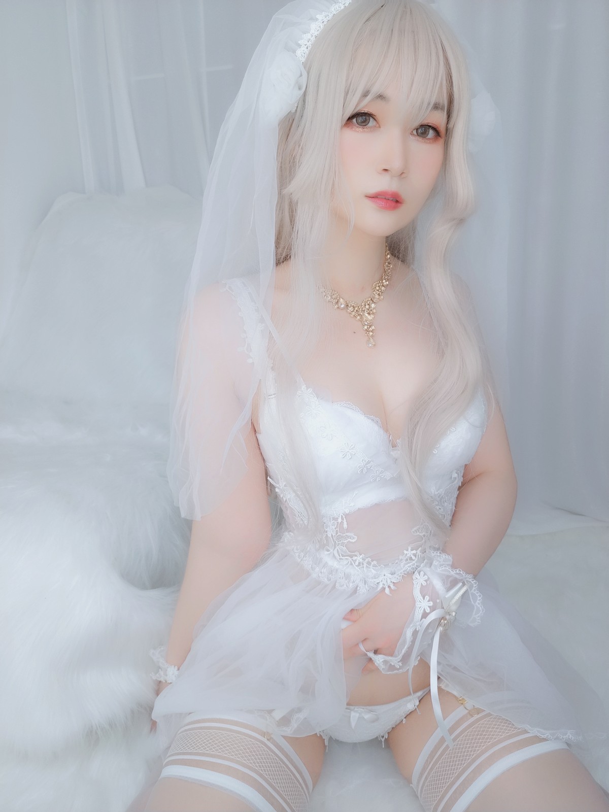 xgyw.top_Coser小姐姐白银81纯白花嫁主题私房性感白色薄纱配白丝袜露性感内衣诱惑写真161P