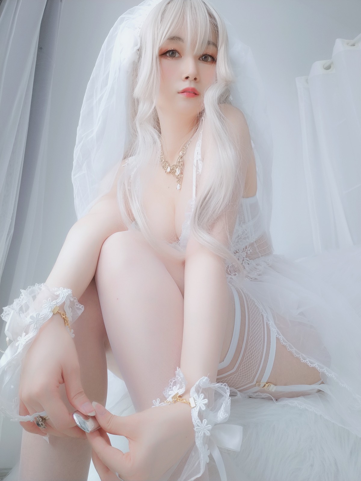 xgyw.top_Coser小姐姐白银81纯白花嫁主题私房性感白色薄纱配白丝袜露性感内衣诱惑写真161P