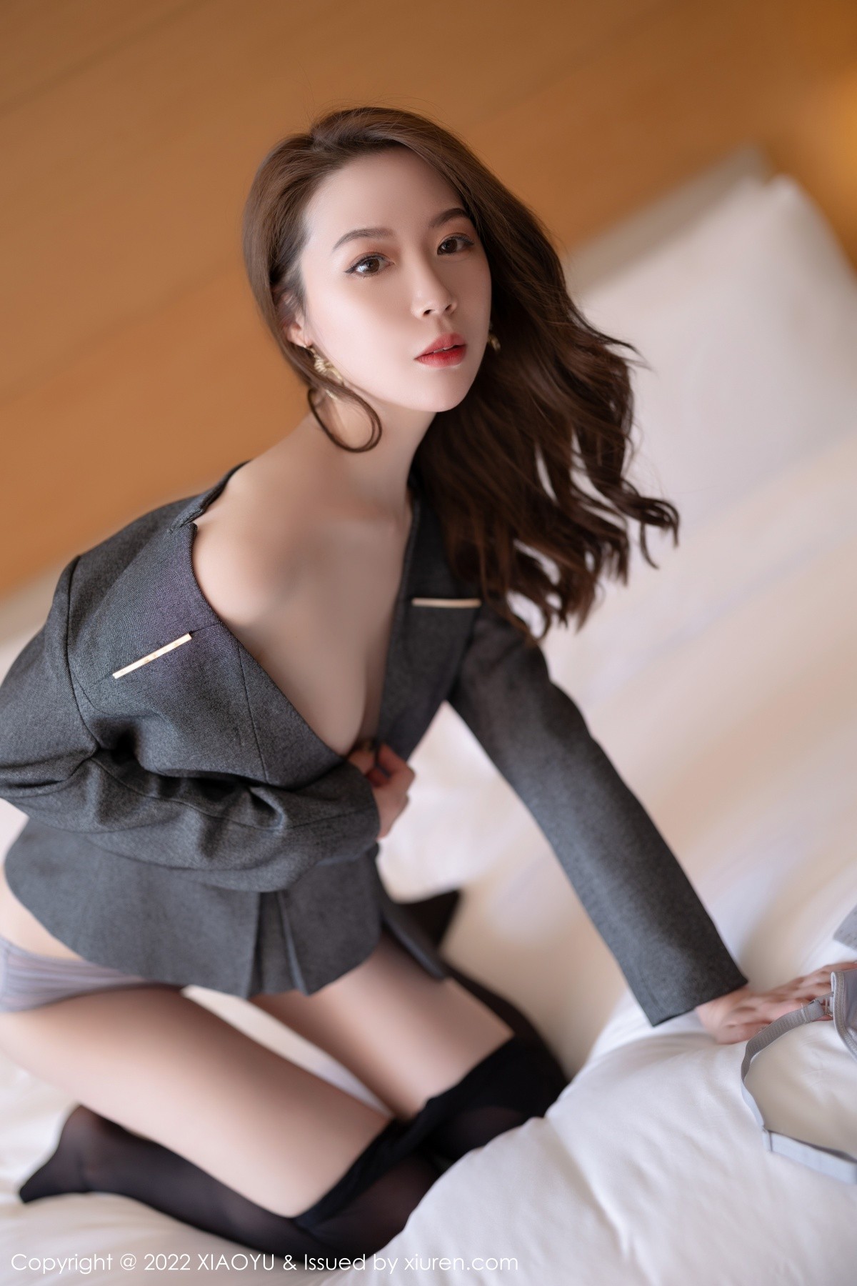 xgyw.top_[XiaoYu画语界]Vol.748_模特梦心玥惠州旅拍灰色OL职业装半脱露性感内衣极致魅惑写真78P