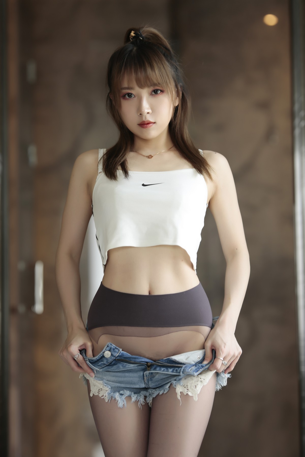 xgyw.top_斗鱼主播小女巫露娜牛仔小裤裤主题私房半脱牛仔短裤露无内黑丝极致诱惑写真78P