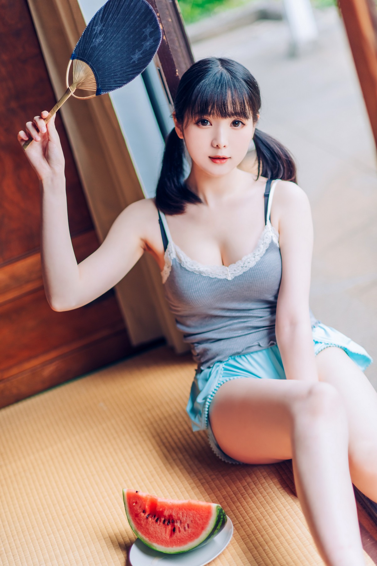 xgyw.top_微博妹纸霜月shimo-Summer主题私房性感吊带 黑丝猫女郎 泳池比基尼迷人写真95P