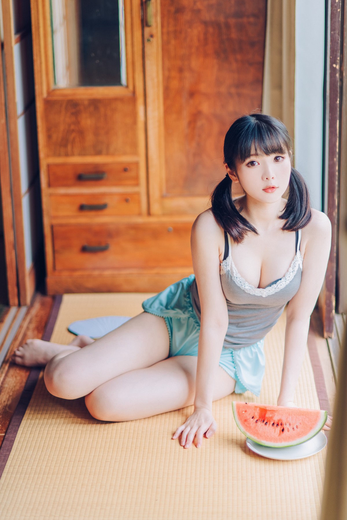 xgyw.top_微博妹纸霜月shimo-Summer主题私房性感吊带 黑丝猫女郎 泳池比基尼迷人写真95P