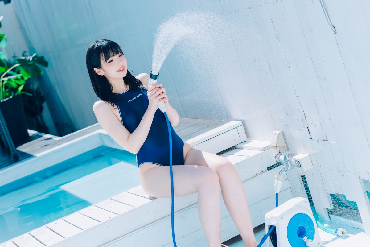 xgyw.top_微博妹纸霜月shimo-Summer主题私房性感吊带 黑丝猫女郎 泳池比基尼迷人写真95P