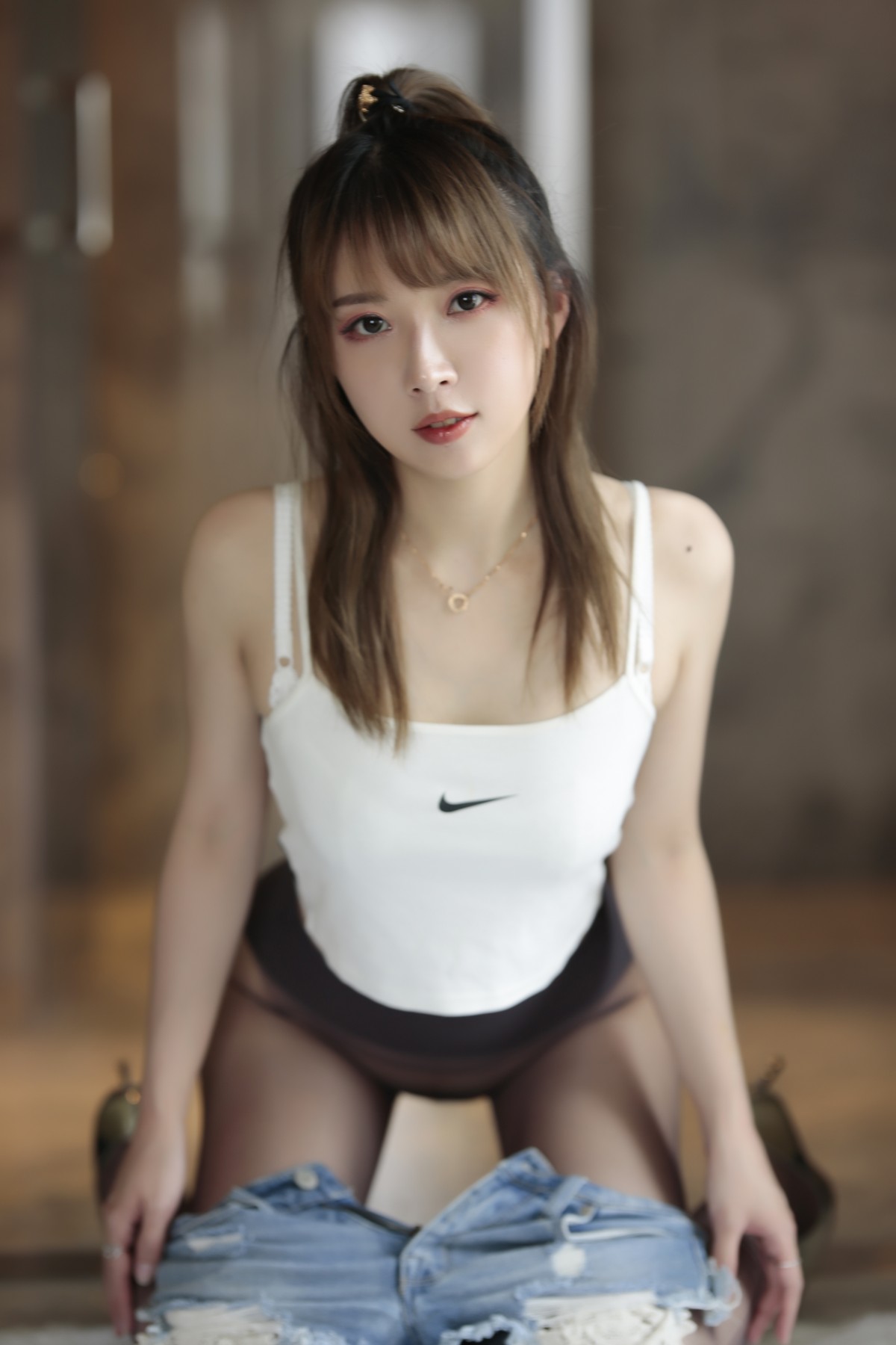 xgyw.top_斗鱼主播小女巫露娜牛仔小裤裤主题私房半脱牛仔短裤露无内黑丝极致诱惑写真78P