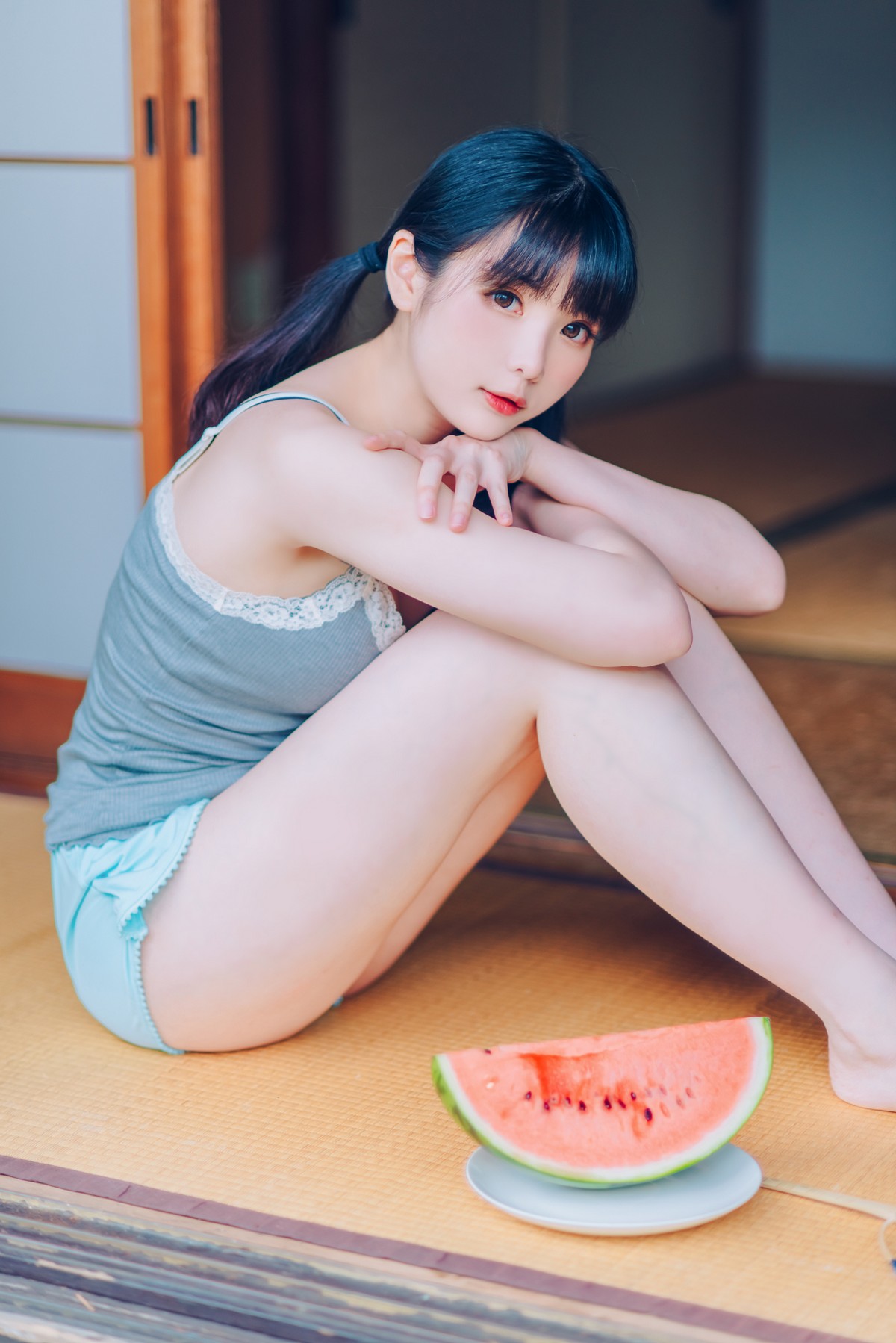 xgyw.top_微博妹纸霜月shimo-Summer主题私房性感吊带 黑丝猫女郎 泳池比基尼迷人写真95P