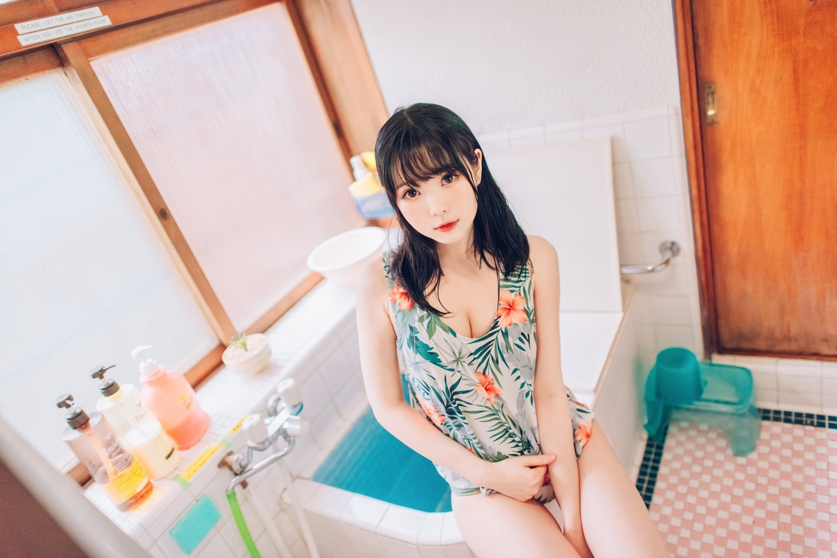 xgyw.top_微博妹纸霜月shimo-Summer主题私房性感吊带 黑丝猫女郎 泳池比基尼迷人写真95P