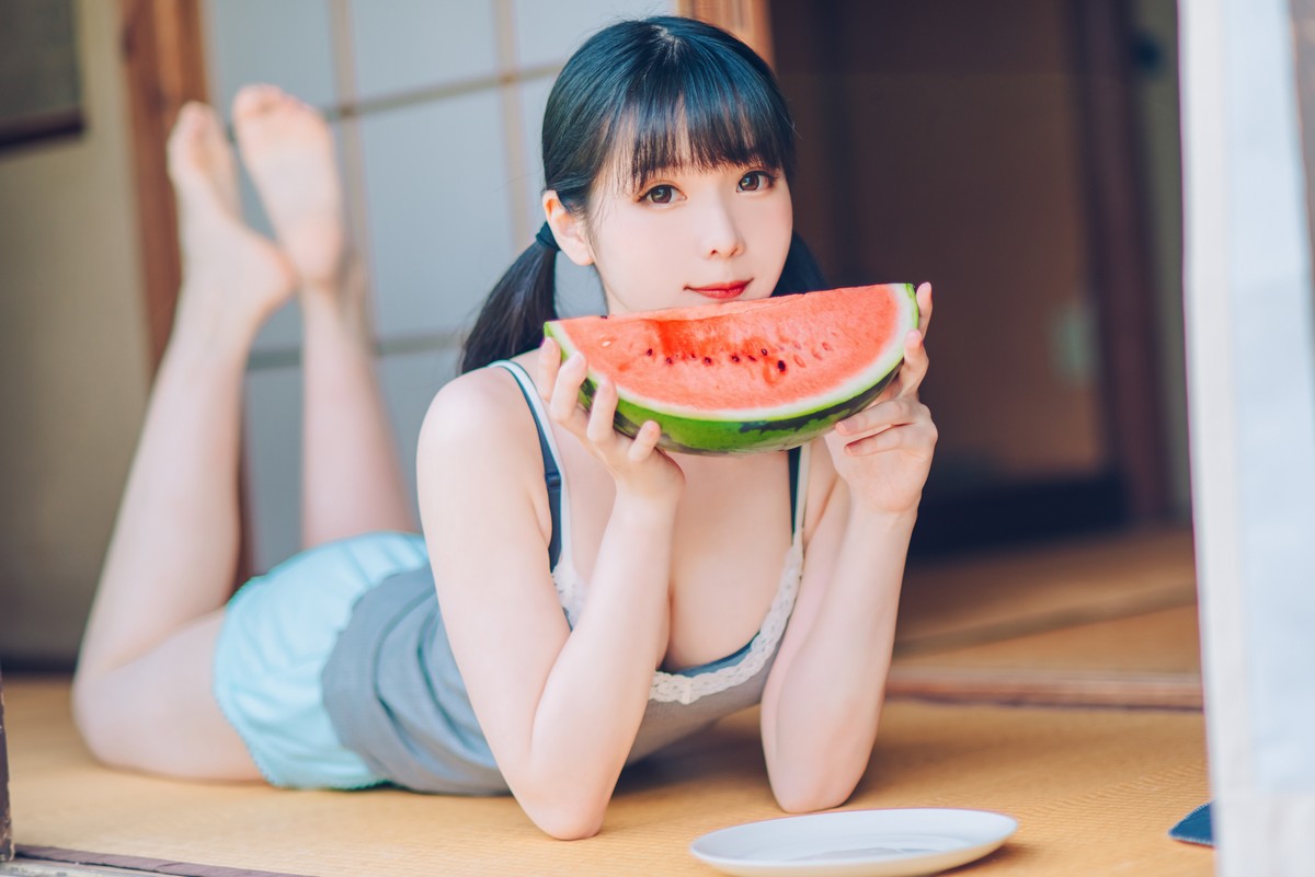 xgyw.top_微博妹纸霜月shimo-Summer主题私房性感吊带 黑丝猫女郎 泳池比基尼迷人写真95P