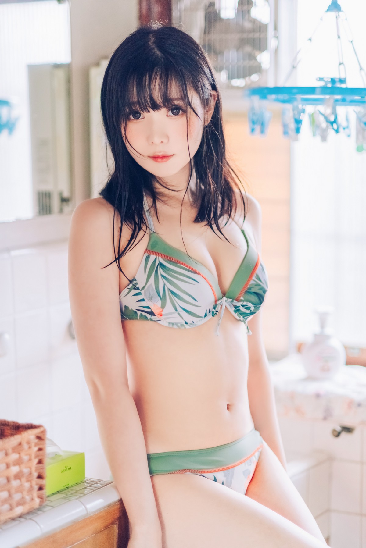 xgyw.top_微博妹纸霜月shimo-Summer主题私房性感吊带 黑丝猫女郎 泳池比基尼迷人写真95P