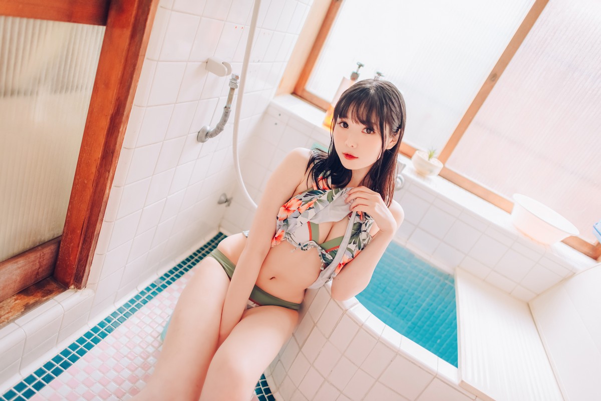 xgyw.top_微博妹纸霜月shimo-Summer主题私房性感吊带 黑丝猫女郎 泳池比基尼迷人写真95P