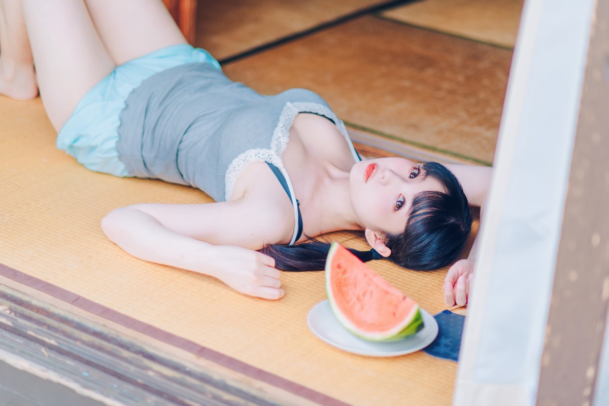 xgyw.top_微博妹纸霜月shimo-Summer主题私房性感吊带 黑丝猫女郎 泳池比基尼迷人写真95P
