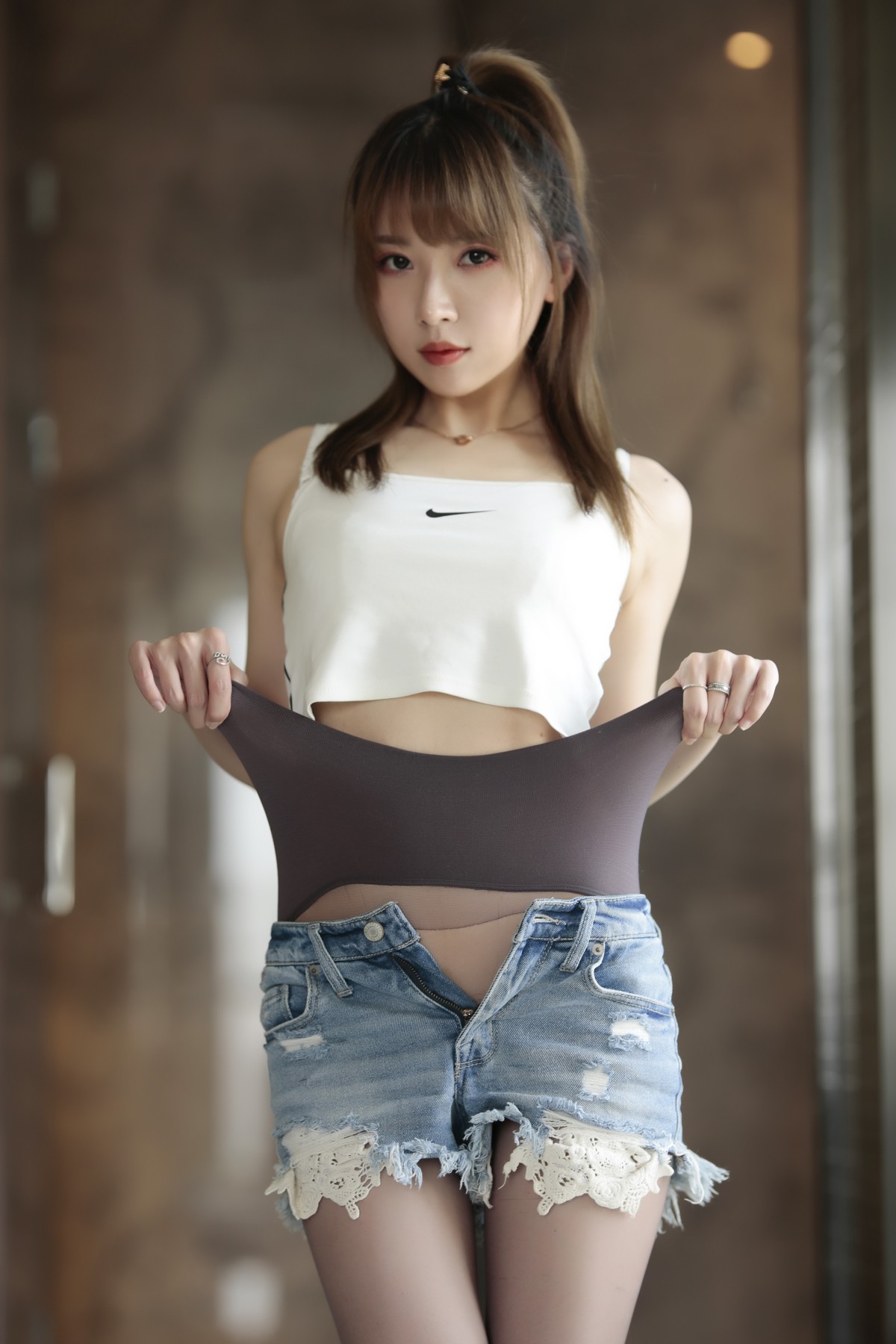 xgyw.top_斗鱼主播小女巫露娜牛仔小裤裤主题私房半脱牛仔短裤露无内黑丝极致诱惑写真78P