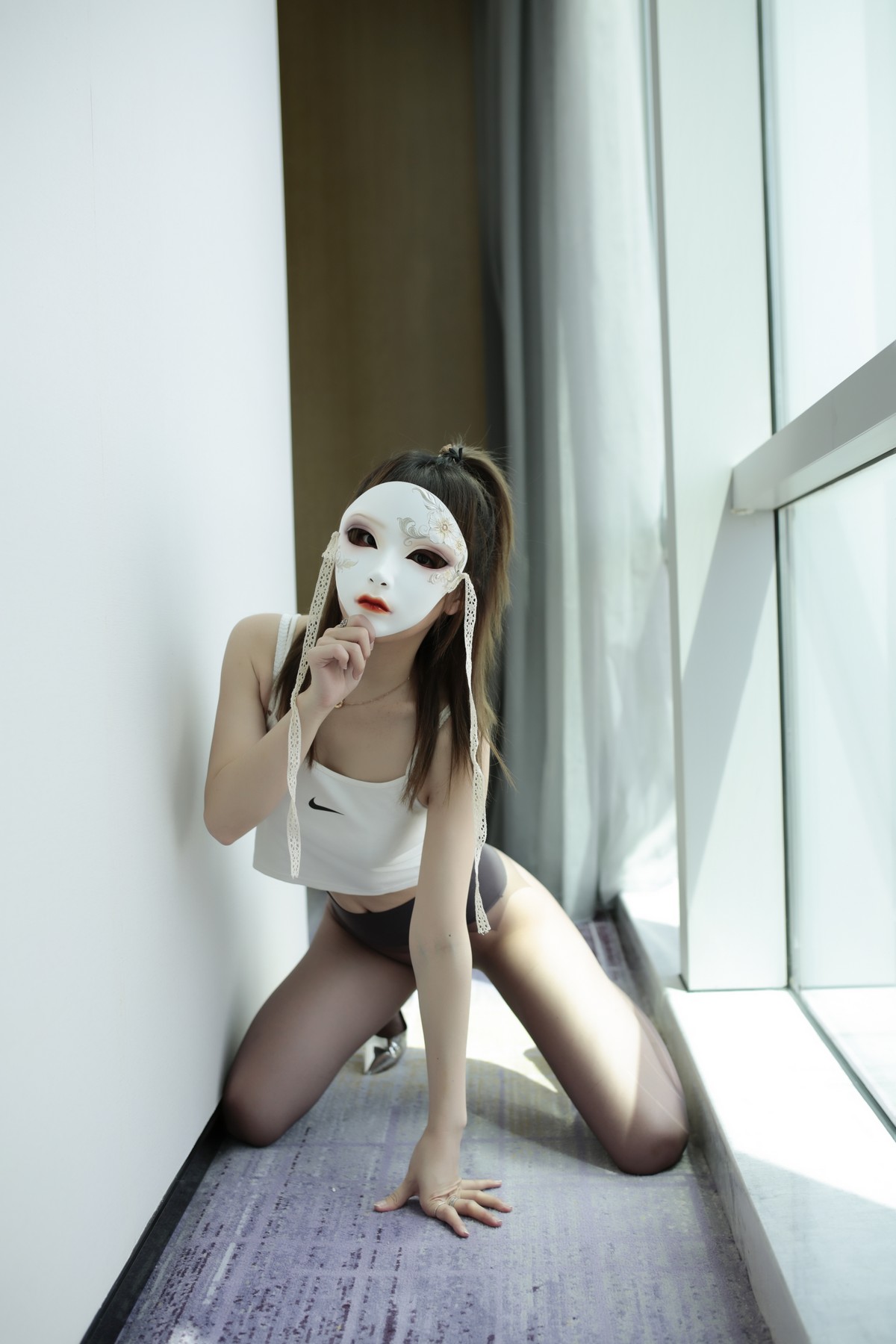 xgyw.top_斗鱼主播小女巫露娜牛仔小裤裤主题私房半脱牛仔短裤露无内黑丝极致诱惑写真78P