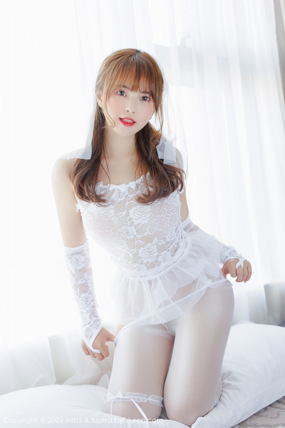 xgyw.top_[IMISS爱蜜社]Vol.674_模特张思允Nice性感白色蕾丝婚纱配白丝袜秀完美身材诱惑写真59P