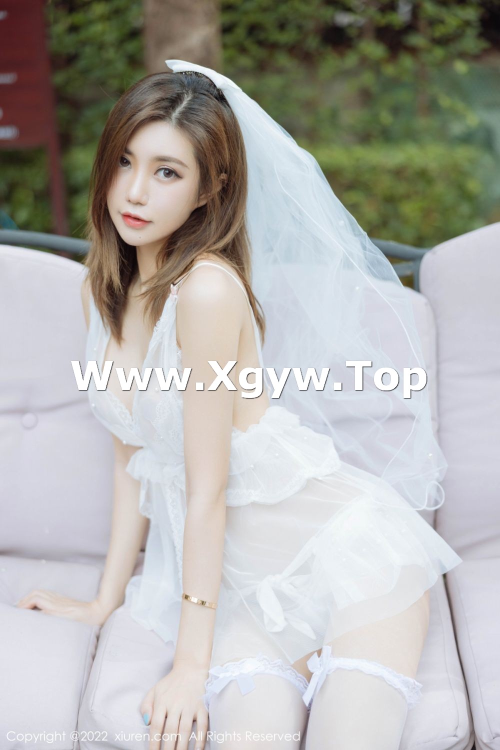 xgyw.top_XiuRen第4820期_女神绮里嘉ula珠三角旅拍白色薄透婚纱配白色丝袜极致魅惑写真54P