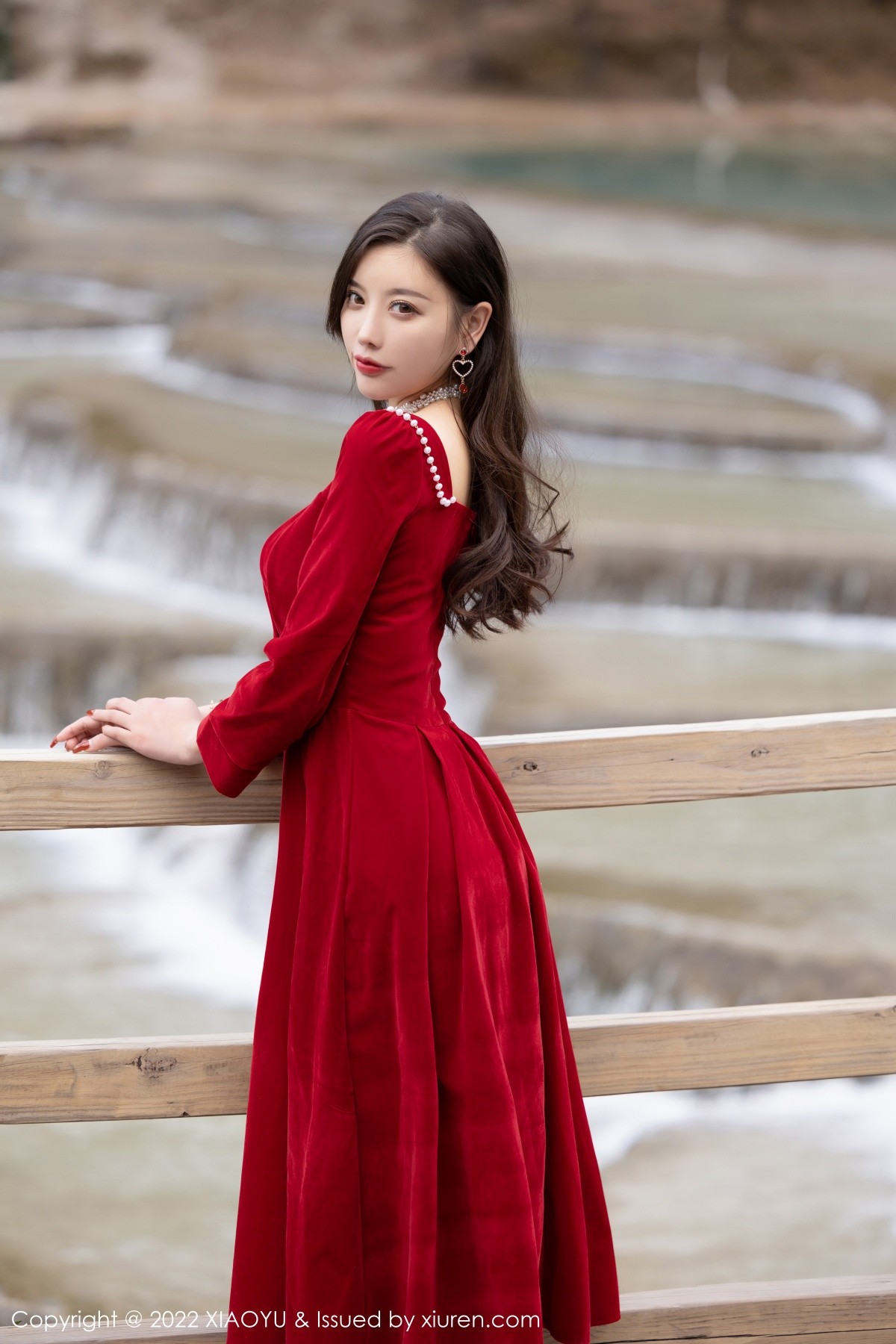 xgyw.top_[XiaoYu画语界]Vol.750_女神杨晨晨Yome丽江心愿旅拍性感花色旗袍配开档黑丝诱惑写真78P