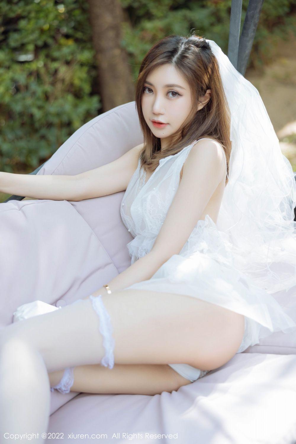 xgyw.top_XiuRen第4820期_女神绮里嘉ula珠三角旅拍白色薄透婚纱配白色丝袜极致魅惑写真54P