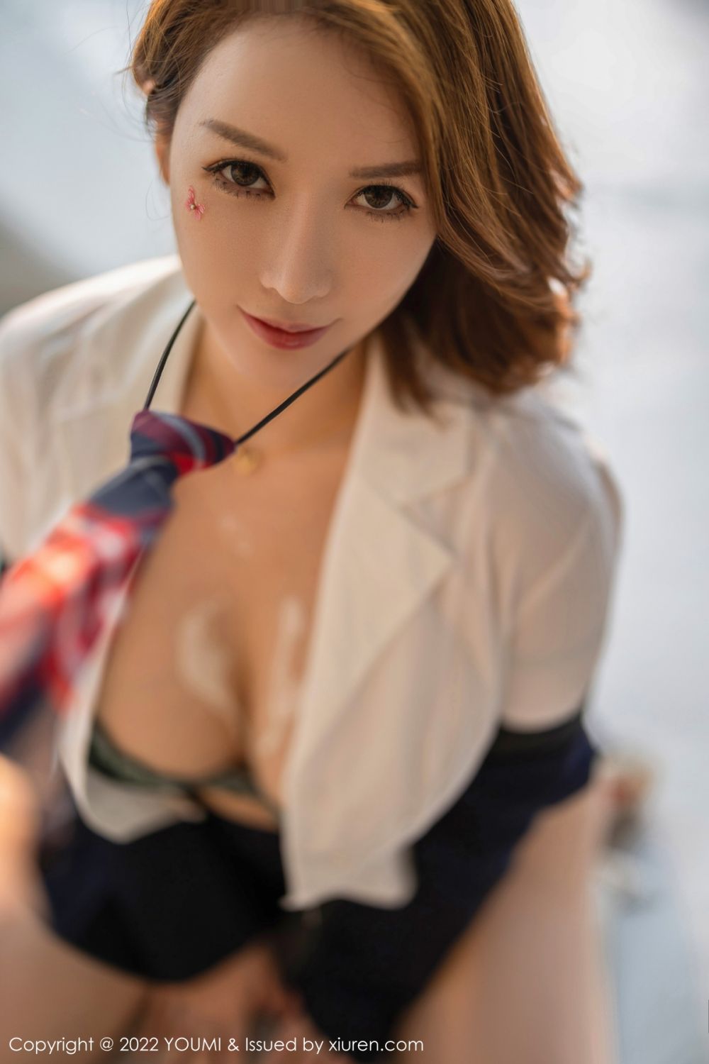 xgyw.top_[YouMi尤蜜荟]Vol.772_女神Egg-尤妮丝大理旅拍典雅服饰半脱秀豪乳翘臀撩人诱惑写真70P