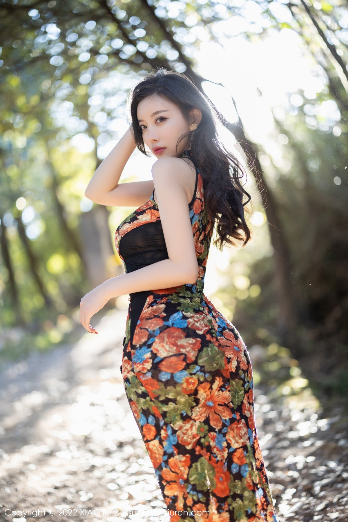 xgyw.top_[XiaoYu画语界]Vol.750_女神杨晨晨Yome丽江心愿旅拍性感花色旗袍配开档黑丝诱惑写真78P