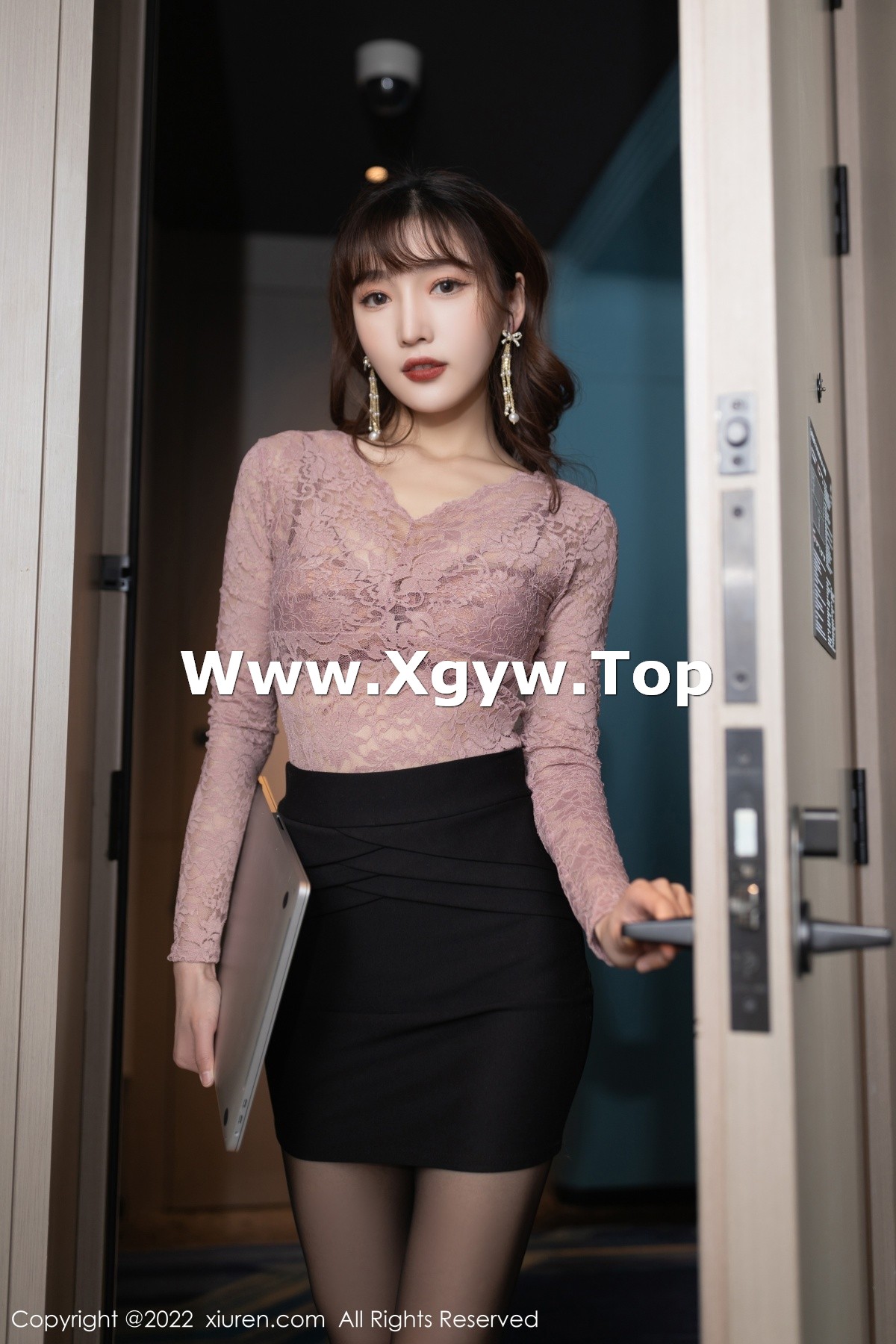 xgyw.top_XiuRen第4821期_模特合集唐安琪＆陆萱萱老师家访主题半脱露性感内衣诱惑写真88P