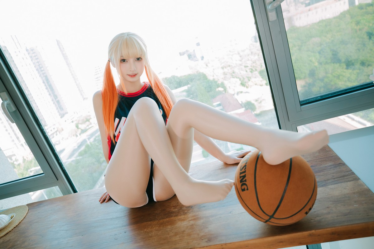xgyw.top_萝莉美女神楽坂真冬啦啦队少女主题性感运动服系列配超薄肉丝秀完美身材诱惑写真150P